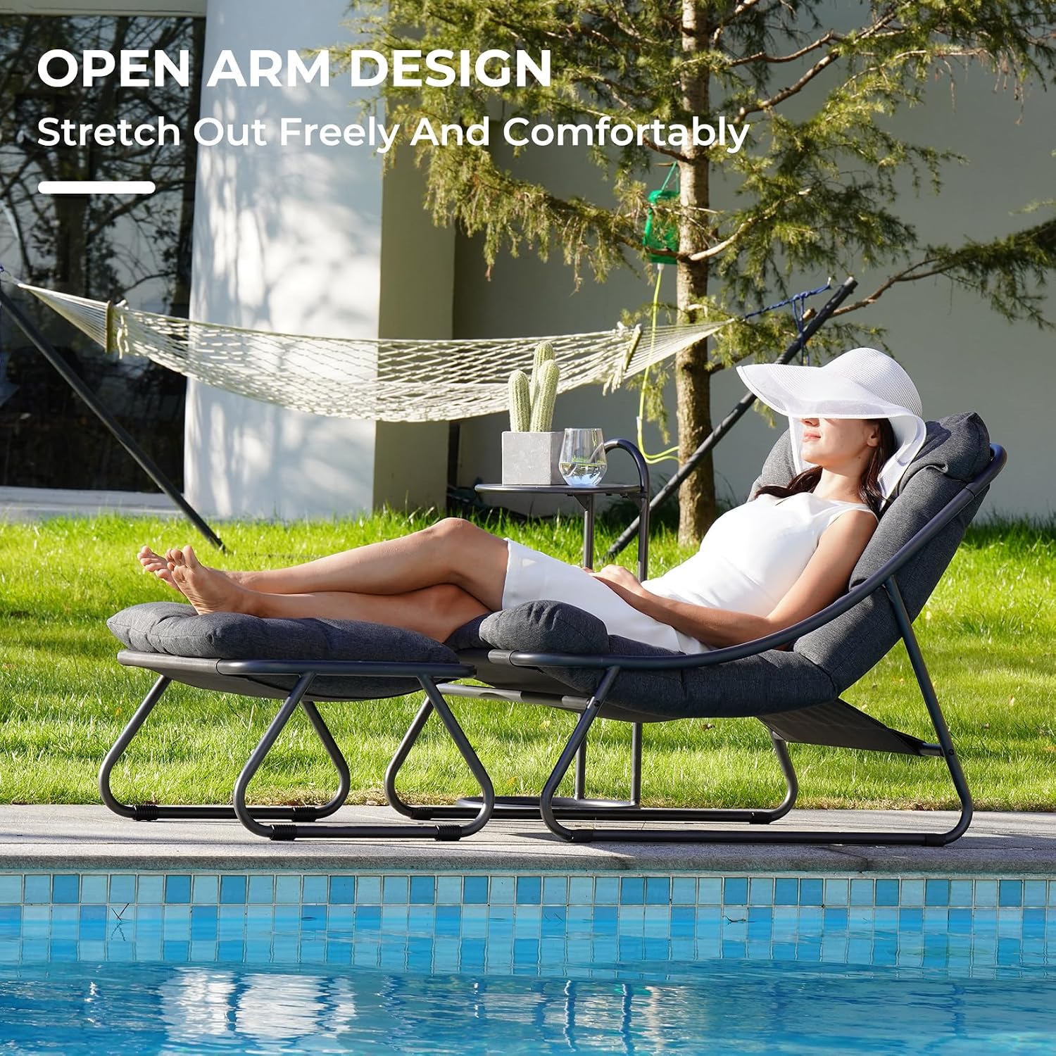 フットレストとクッション付き屋外ラウンジチェア、ダークグレー - Outdoor Furniture Lounge のレビューと価格